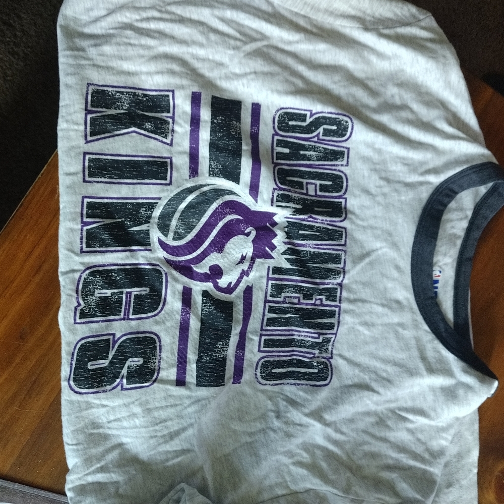 NWT Sacramento Kings shirt xl